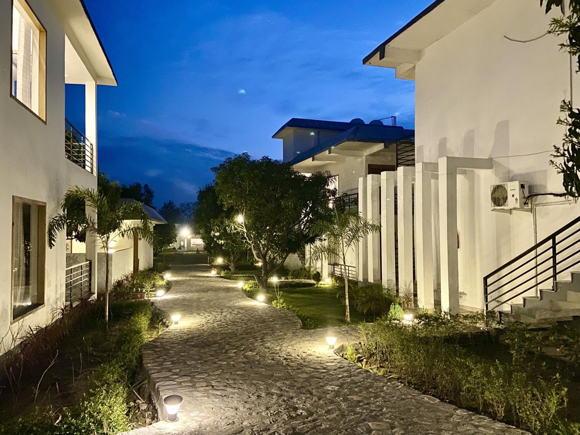 The White Oak Corbett Spa & Resort Rāmnagar Exterior foto